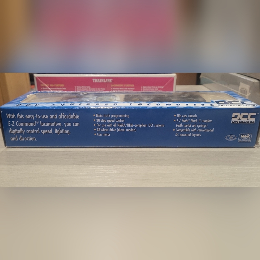 Bachmann HO Scale Conrail EMD GP40 Diesel With DCC - Picture 3 of 3